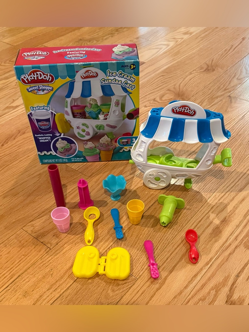 Play-Doh Sweet Shoppe Ice Cream Sundae Cart playset by Hasbro